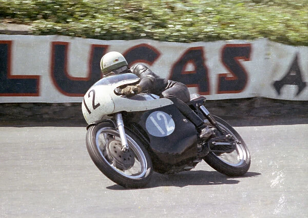 Derek Minter (Norton) 1965 Junior TT