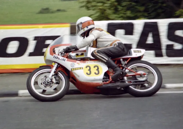 Framed Print : Derek Mortimer (Maxton) 1976 Senior TT Framed Print : Derek Mortimer (Maxton) 1976 Senior TT