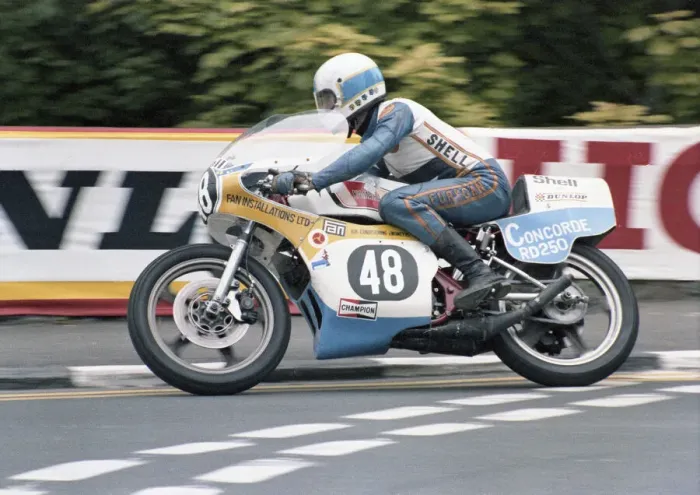 Framed Print : Derek Mortimer (Yamaha) 1979 Formula Three TT Framed Print : Derek Mortimer (Yamaha) 1979 Formula Three TT