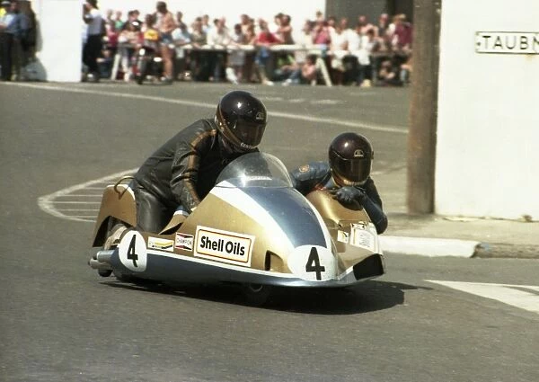 Derek Plummer & Brian Marris (Ireson Yamaha) 1985 Sidecar TT