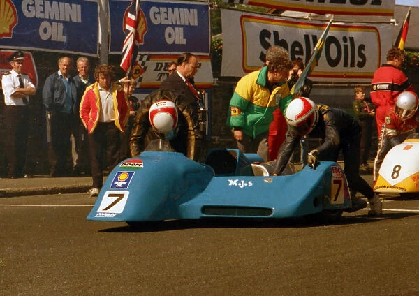 Derek Plummer & Brian Marris (Ireson Yamaha) 1988 Sidecar TT