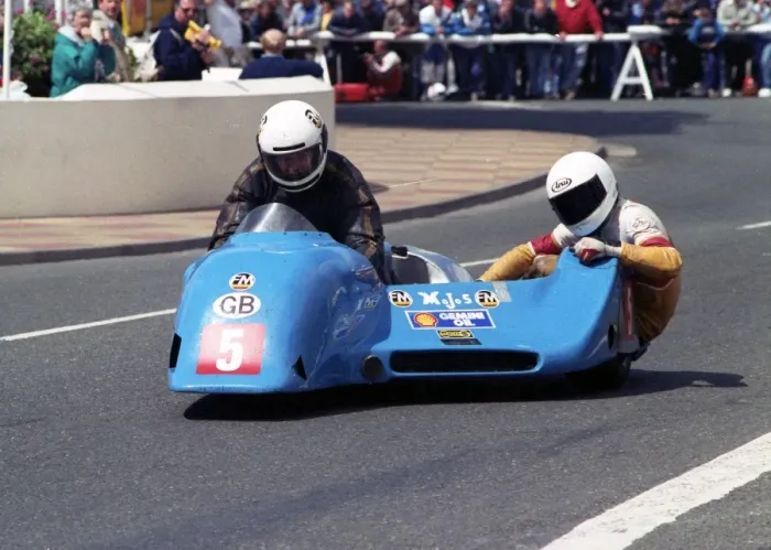 Framed Print : Derek Plummer & Gareth Keep (Kawasaki) 1990 Sidecar TT Framed Print : Derek Plummer & Gareth Keep (Kawasaki) 1990 Sidecar TT