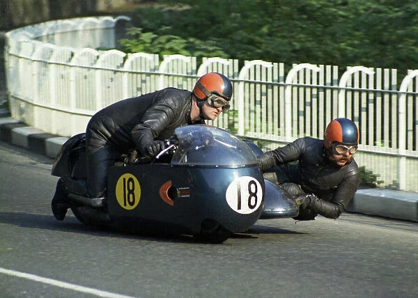 Derek Plummer & Malcolm Brett (Kettle Triumph) 1969 750 Sidecar TT