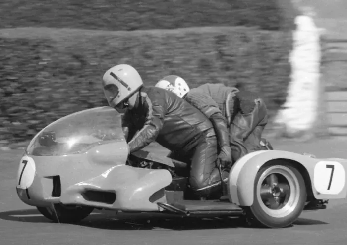 Framed Print : Derek Plummer & Mick Neal (Konig) 1977 Sidecar TT Framed Print : Derek Plummer & Mick Neal (Konig) 1977 Sidecar TT