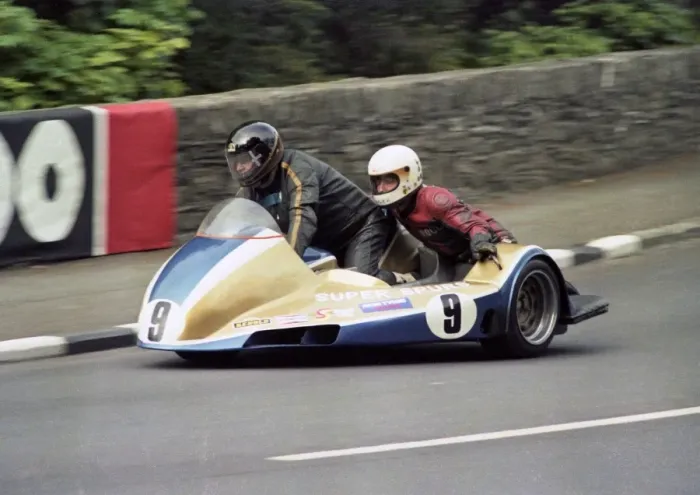 Framed Print : Derek Plummer & Roger Tomlinson (Ireson Yamaha) 1983 Sidecar TT Framed Print : Derek Plummer & Roger Tomlinson (Ireson Yamaha) 1983 Sidecar TT