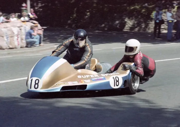 Framed Print : Derek Plummer & Roger Tomlinson (Yamaha) 1982 Sidecar TT Framed Print : Derek Plummer & Roger Tomlinson (Yamaha) 1982 Sidecar TT