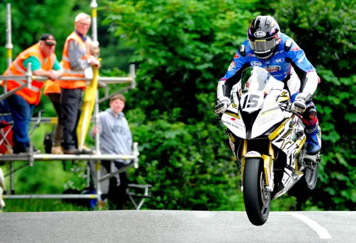 Framed Print : Derek Sheils (BMW) 2018 Senior TT Framed Print : Derek Sheils (BMW) 2018 Senior TT