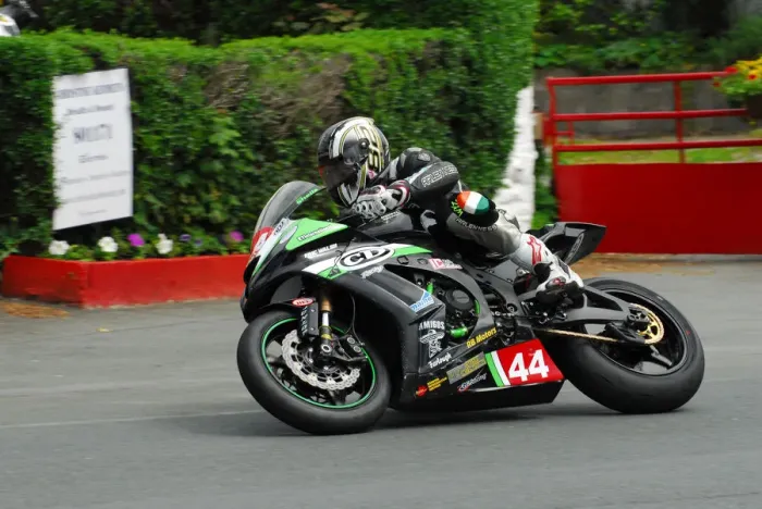 Framed Print : Derek Sheils (Kawasaki) 2013 Superstock TT Framed Print : Derek Sheils (Kawasaki) 2013 Superstock TT