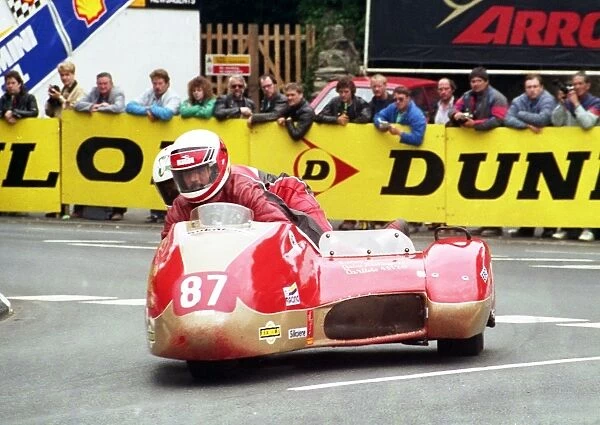 Derry Casson & Michael Ellis (C&B Yamaha) 1988 Sidecar TT