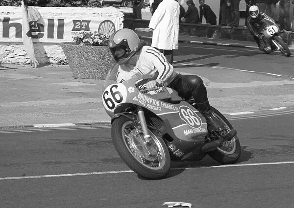 Des Connor (Yamaha) 1977 Lightweight Manx Grand Prix