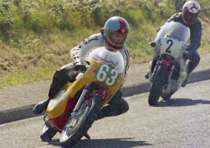 Framed Print : Des Connor (Yamaha) & Mike Kneen (Yamaha) 1976 Jurby Road Framed Print : Des Connor (Yamaha) & Mike Kneen (Yamaha) 1976 Jurby Road