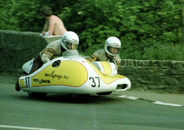 Des Founds & Jim Craig (Rumble Kawasaki) 1982 Sidecar TT