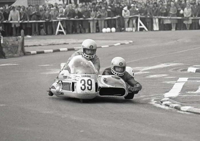 Framed Print : Dick Greasley & Cliff Holland (Yamaha) 1975 1000 Sidecar TT Framed Print : Dick Greasley & Cliff Holland (Yamaha) 1975 1000 Sidecar TT