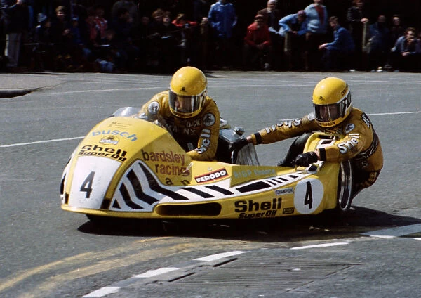 Dick Greasley & Stewart Atkinson (Busch Yamaha) 1981 Sidecar TT