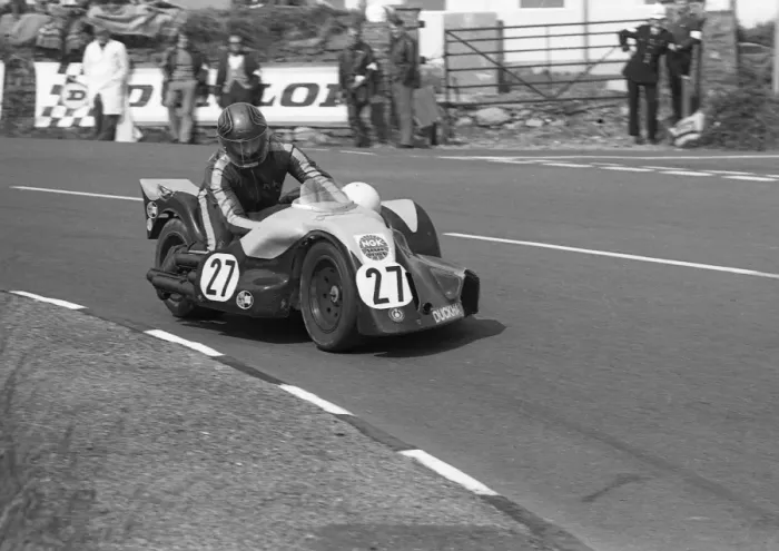 Framed Print : Dick Hawes & Alex Macfadzean (BRM Yamaha) 1977 Sidecar TT Framed Print : Dick Hawes & Alex Macfadzean (BRM Yamaha) 1977 Sidecar TT