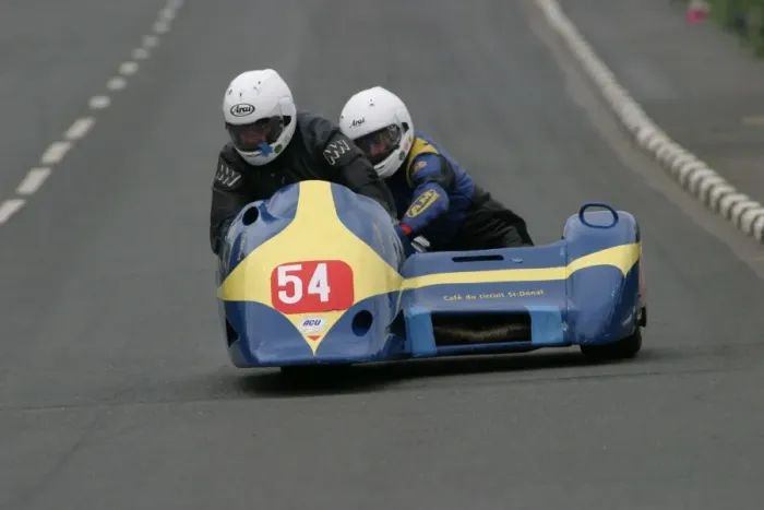 Framed Print : Dick Hawes & Eddie Kiff (Ireson Suzuki) 2003 Sidecar TT Framed Print : Dick Hawes & Eddie Kiff (Ireson Suzuki) 2003 Sidecar TT