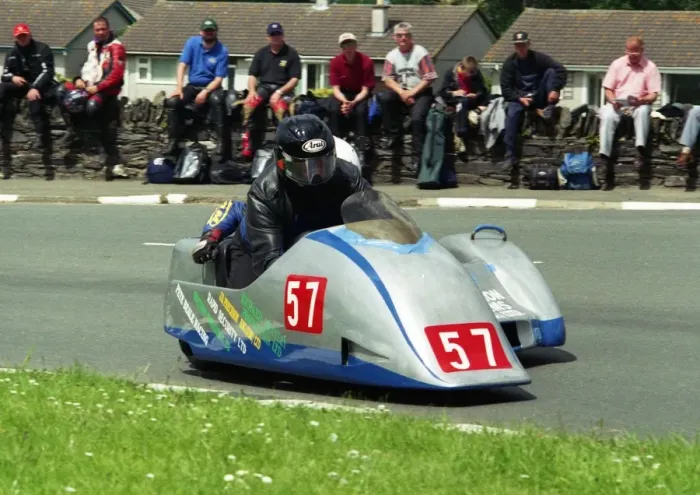Framed Print : Dick Hawes & Eddy Kiff (Beale Ireson) 2002 Sidecar TT Framed Print : Dick Hawes & Eddy Kiff (Beale Ireson) 2002 Sidecar TT