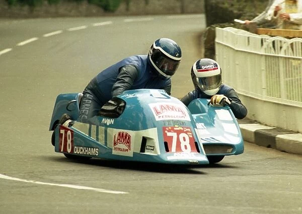 Dick Hawes & Eddy Kiff (Ireson) 1988 Sidecar TT
