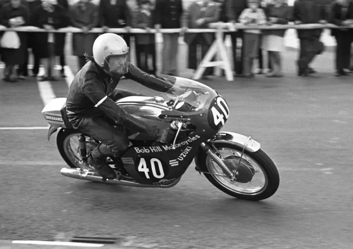 Framed Print : Dick Hunter (Suzuki) 1975 Production TT Framed Print : Dick Hunter (Suzuki) 1975 Production TT