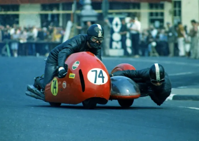 Framed Print : Dick Maplethorpe & J Coaten (Triumph) 1970 750cc Sidecar TT Framed Print : Dick Maplethorpe & J Coaten (Triumph) 1970 750cc Sidecar TT