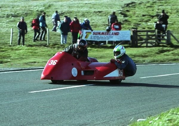 Dick Tapken & Steve Knowles (Jacobs Suzuki) 1994 Sidecar TT