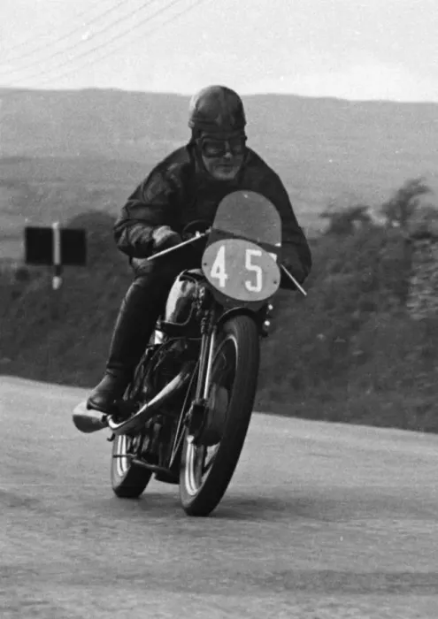 Framed Print : Dick Ward (Velocette) 1951 Junior TT Framed Print : Dick Ward (Velocette) 1951 Junior TT
