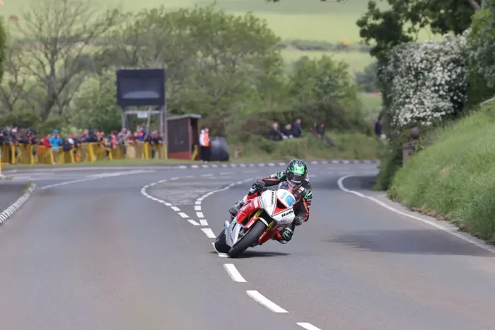 Framed Print : Dominic Herbertson (Kawasaki) 2022 Supersport TT