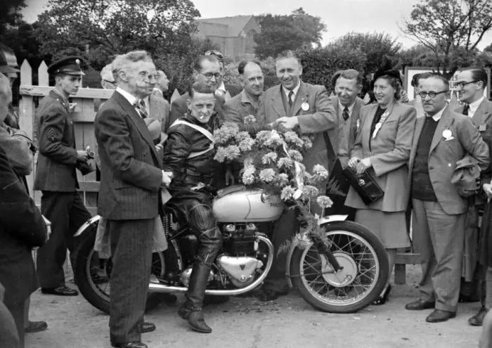Framed Print : Don Crossley (Triumph) 1948 Senior Manx Grand Prix Framed Print : Don Crossley (Triumph) 1948 Senior Manx Grand Prix