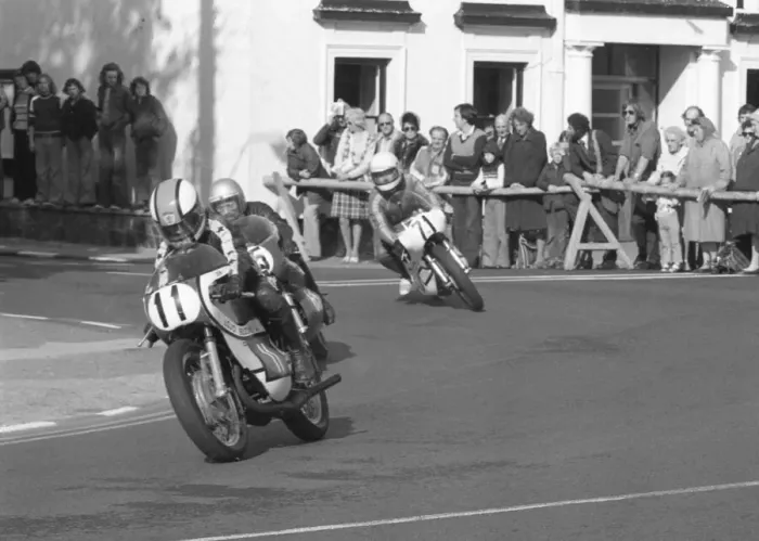 Framed Print : Don McDonald (Suzuki) 1977 Lightweight Manx Grand Prix Framed Print : Don McDonald (Suzuki) 1977 Lightweight Manx Grand Prix