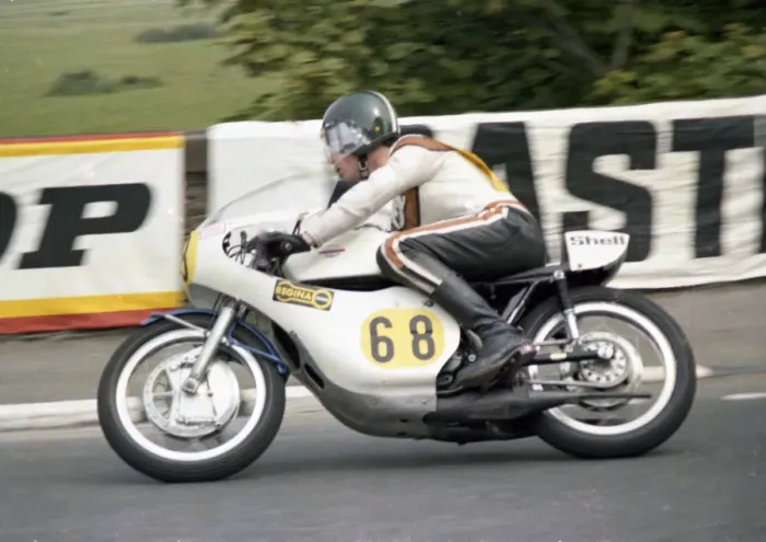Framed Print : Donal Cormican (Yamaha) 1976 Senior TT Framed Print : Donal Cormican (Yamaha) 1976 Senior TT