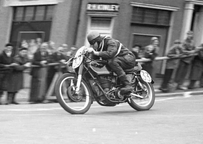Framed Print : Donald Tynan (AJS) 1951 Junior Manx Grand Prix Framed Print : Donald Tynan (AJS) 1951 Junior Manx Grand Prix