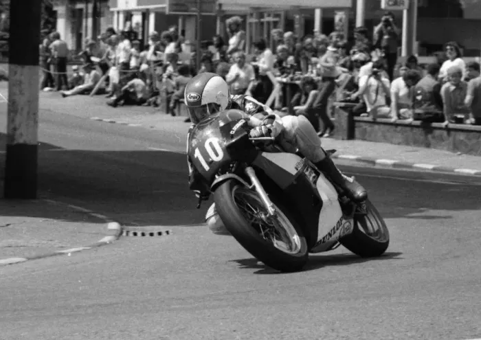 Framed Print : Donny Robinson (Yamaha) 1984 Junior TT
