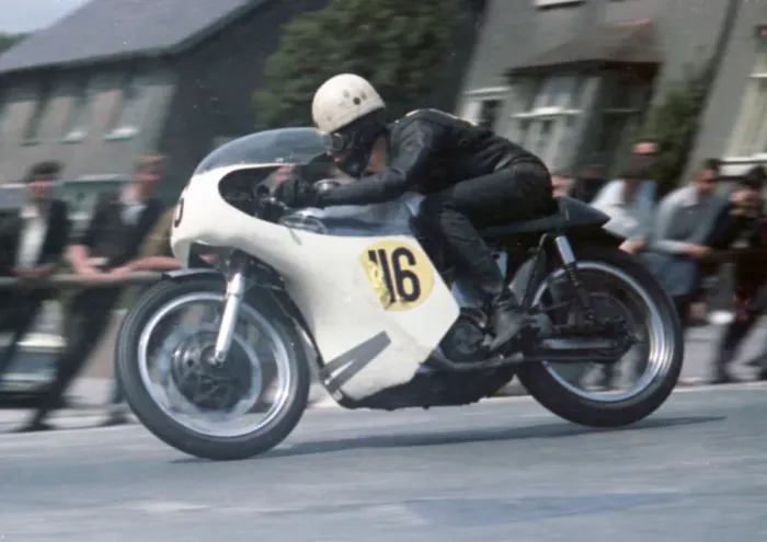 Framed Print : Doug Cash (Norton) 1967 Senior TT Framed Print : Doug Cash (Norton) 1967 Senior TT