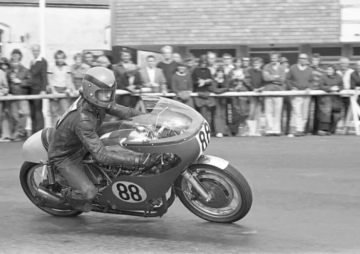 Framed Print : Doug Jones (Seeley) 1975 Senior Manx Grand Prix Framed Print : Doug Jones (Seeley) 1975 Senior Manx Grand Prix