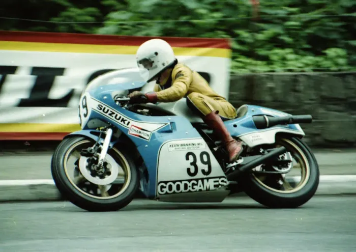 Framed Print : Doug Randall (Suzuki) 1980 Classic TT Framed Print : Doug Randall (Suzuki) 1980 Classic TT