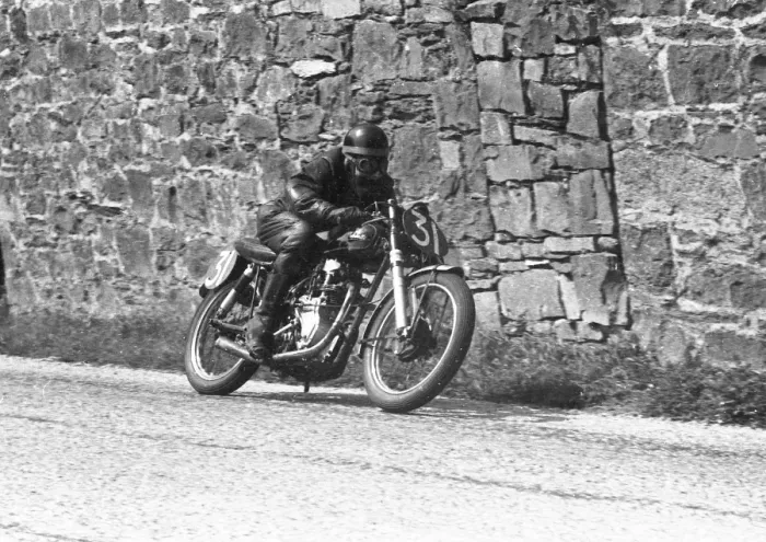Framed Print : Doug Rose (Velocette) 1955 Southern 100 Framed Print : Doug Rose (Velocette) 1955 Southern 100