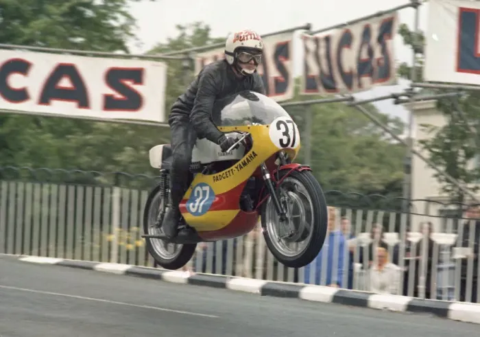 Framed Print : Dudley Robinson (Padgett Yamaha) 1971 Junior TT