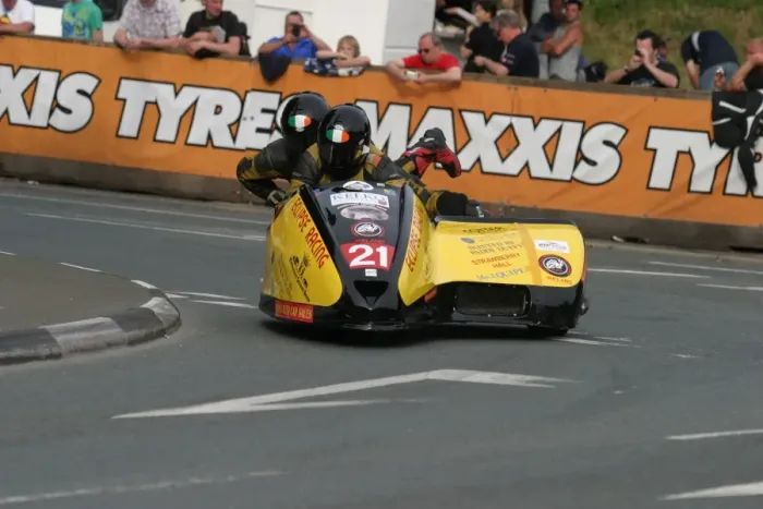 Framed Print : Dylan Lynch & Aaron Galligan (MR Equipe Yamaha) 2010 Sidecar A TT Framed Print : Dylan Lynch & Aaron Galligan (MR Equipe Yamaha) 2010 Sidecar A TT