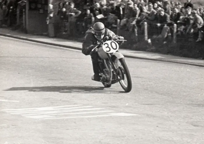 Framed Print : E B Harvey (BSA) 1949 Junior Manx Grand Prix Framed Print : E B Harvey (BSA) 1949 Junior Manx Grand Prix