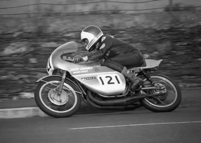 Framed Print : Eddie Crooks (Crooks Suzuki) 1986 Classic junior Manx Grand Prix Framed Print : Eddie Crooks (Crooks Suzuki) 1986 Classic junior Manx Grand Prix