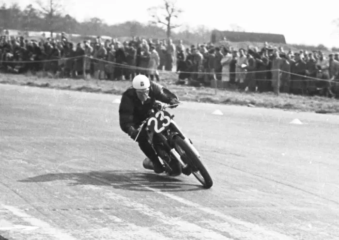 Framed Print : Eddie Iffland (Norton) 1950 Silverstone Framed Print : Eddie Iffland (Norton) 1950 Silverstone