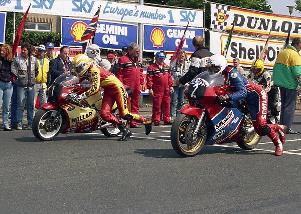 Eddie Laycock (EMC) and Steve Hislop (Yamaha) 1988 Junior TT