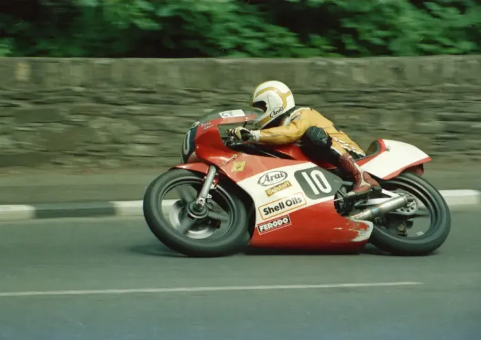 Framed Print : Eddie Laycock (Yamaha) 1986 Formula 2 TT Framed Print : Eddie Laycock (Yamaha) 1986 Formula 2 TT