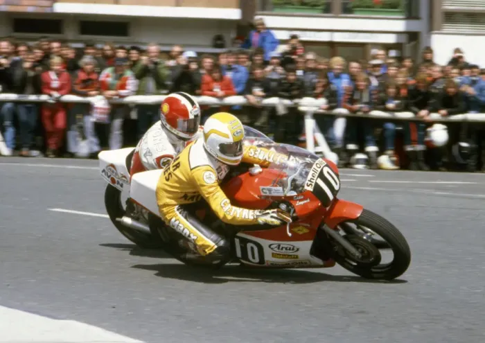 Framed Print : Eddie Laycock (Yamaha) 1986 Formula Two TT Framed Print : Eddie Laycock (Yamaha) 1986 Formula Two TT