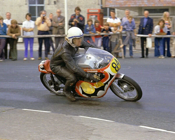 Eddie Moore (Suzuki) 1975 Senior Manx Grand Prix