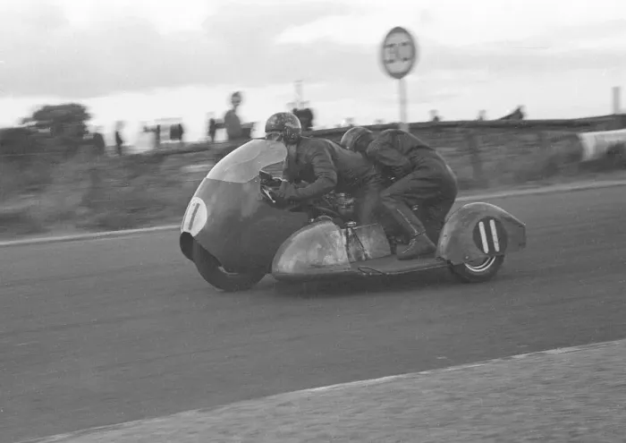 Framed Print : Eddie Toombs (Triumph) 1966 Southern 100 Framed Print : Eddie Toombs (Triumph) 1966 Southern 100
