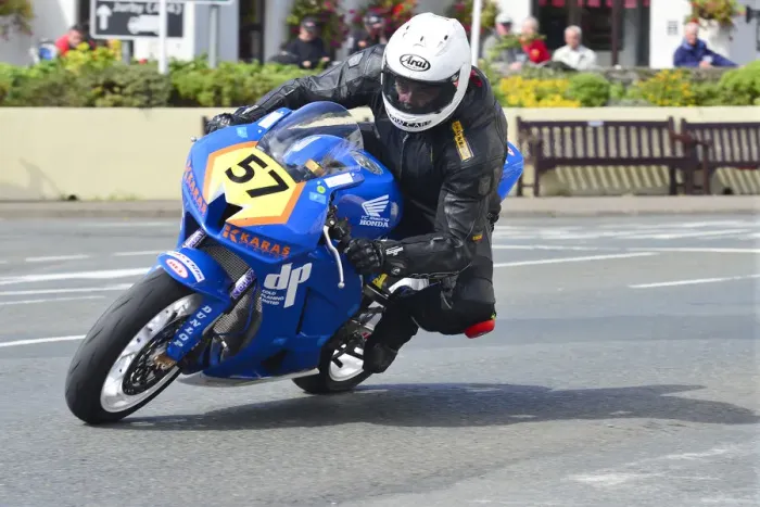 Framed Print : Eddie Venn (Honda) 2014 Senior Manx Grand Prix Framed Print : Eddie Venn (Honda) 2014 Senior Manx Grand Prix