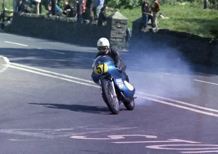 Framed Print : Eddy Johnson (Suzuki) 1972 Senior TT Framed Print : Eddy Johnson (Suzuki) 1972 Senior TT