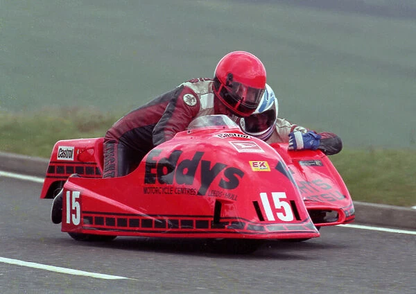 Eddy Wright & Stephen Campbell (Ireson Yamaha) 1990 Sidecar TT