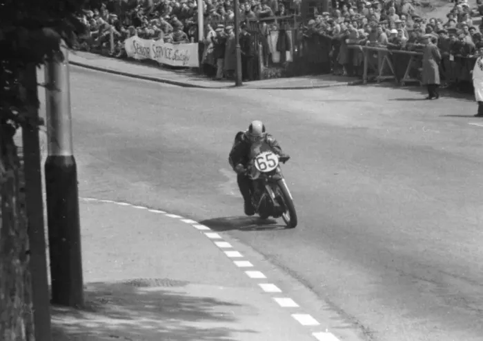 Framed Print : Edgar Barona (Norton) 1956 Senior TT Framed Print : Edgar Barona (Norton) 1956 Senior TT